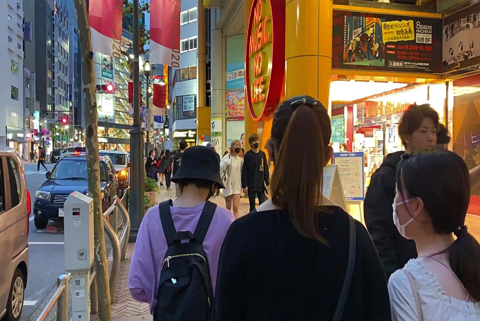 广东省|东京街道宽敞干净，商店比比皆是，大城市就是不一样