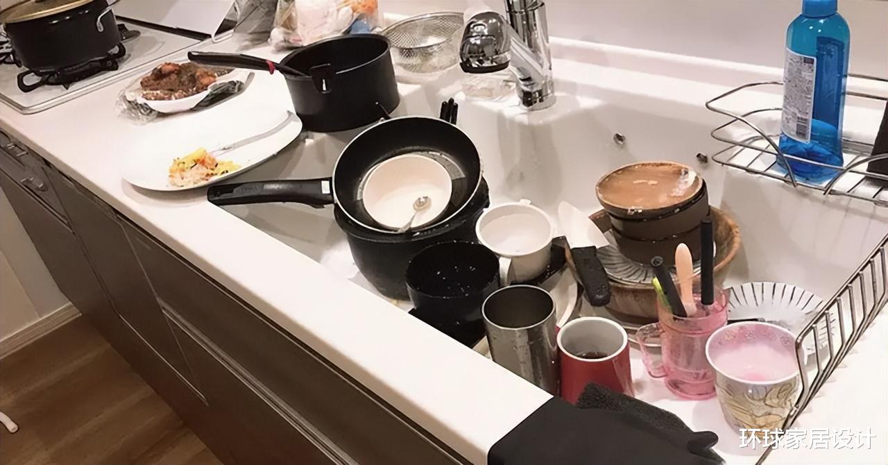 厨房里的锅,太容易变黑变黄了,教你2个小妙招,黑锅变新锅!