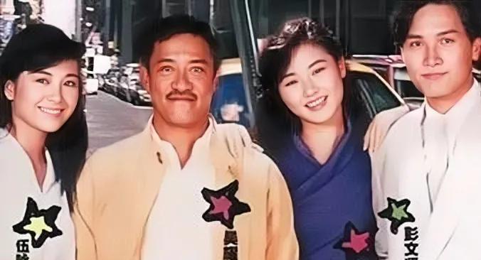 伍咏薇|伍咏薇:就算老娘披块布,都比你们风情万种