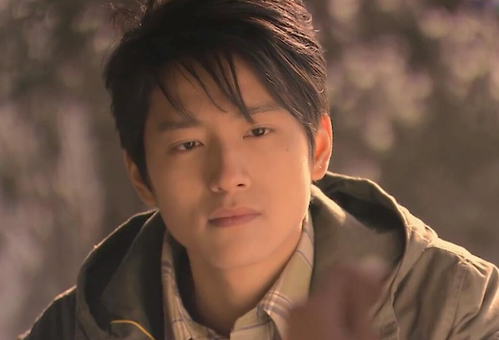 帅哥|这4位男星，有人认为帅有人认为怪，只因他们笑起来有一张“歪嘴”