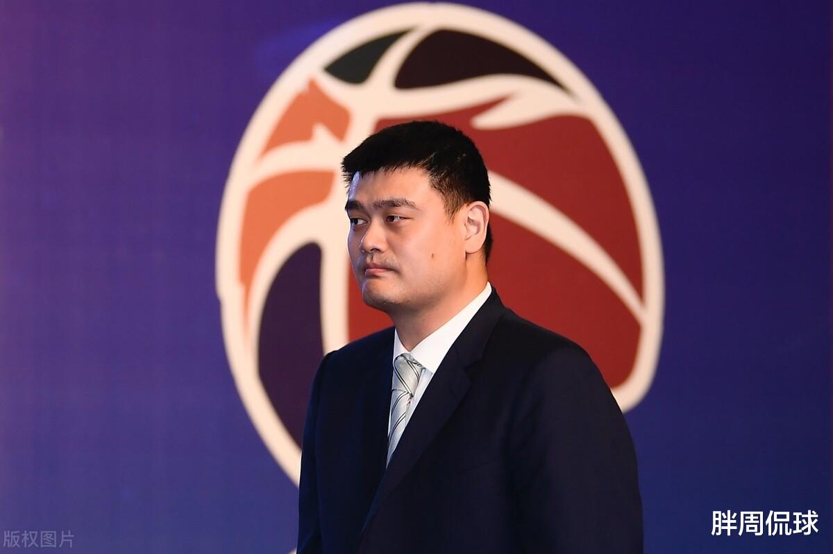 吴前|许钟豪你心痛吗？伸腿重伤吴前痛失底线，球迷呼吁姚明重罚禁赛