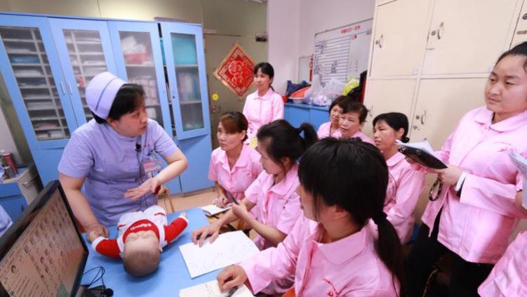 女子送月嫂三室一厅疑似炒作，450万粉丝网红妈妈，80万房产是分红？