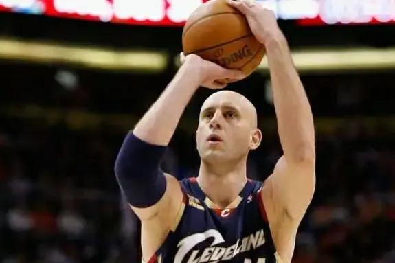 图赫尔|姚明高居榜首，奥尼尔未上榜，盘点NBA身高220CM以上的10大长人