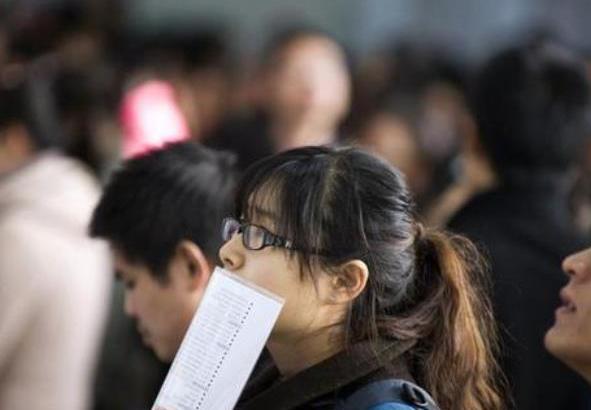 考研|自嘲是985废物,不找工作一问就是在考研,父母:求你快找工作吧