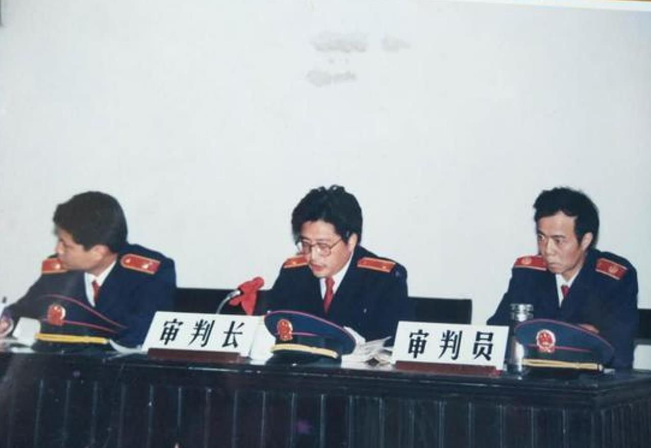 92年福建女子连杀三人,喝农药住院被判死刑:谁让她勾引我丈夫的
