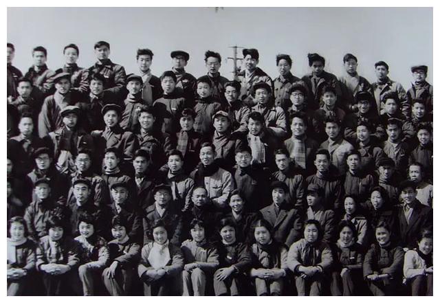 白莲花|他与达式常同学,在《白莲花》饰彭炳青,多演配角,80岁罕见现身