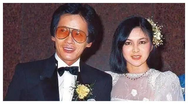 关之琳|60岁关之琳穿四万上衣庆生！1.5亿豪宅曝光，小腿缠满绳子勒得慌