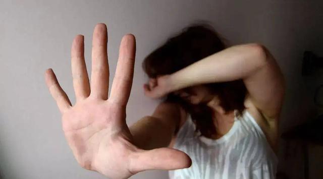 案例:母亲为保护儿子不受伤害,不惜与52岁男子发生关系引发悲剧