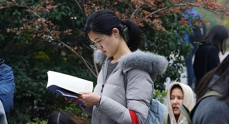 招聘|走过场吗？国考海关部分岗位过审人数为零，招聘条件成为拦路石