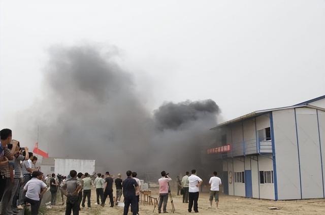 成都|彩钢瓦价格便宜安装简单,为何被禁?彩钢瓦房非拆不可?