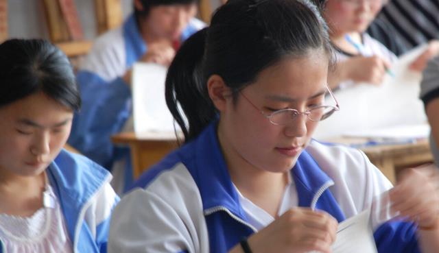 武汉大学|好成绩是靠努力还是智商？心理学家说出真相，高中生可别放弃