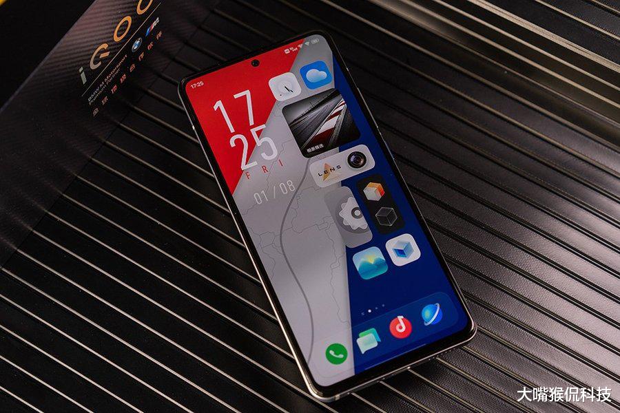 iqoo|降到中端市场,120W+12G,旗舰产品价格亲民却鲜为人知