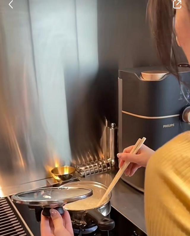 方媛|方媛晒家中厨房一角，细节满满都是高档货，网友：嫁对了人！