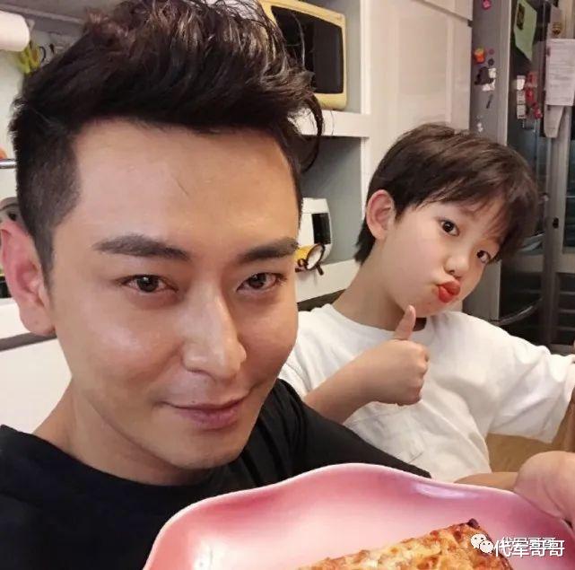 闪婚|她27岁闪婚后惨遭家暴，离婚后独自抚养女儿，如今49岁却美艳迷人