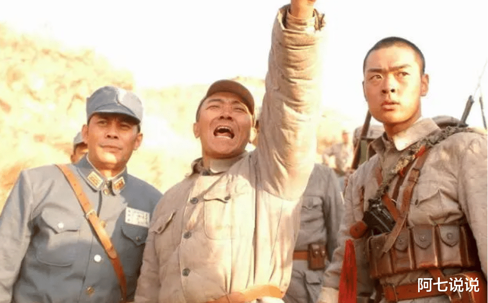 短发|住酒店、涂口红、嫌弃白面烧饼等,抗日剧的审美何时能接地气?