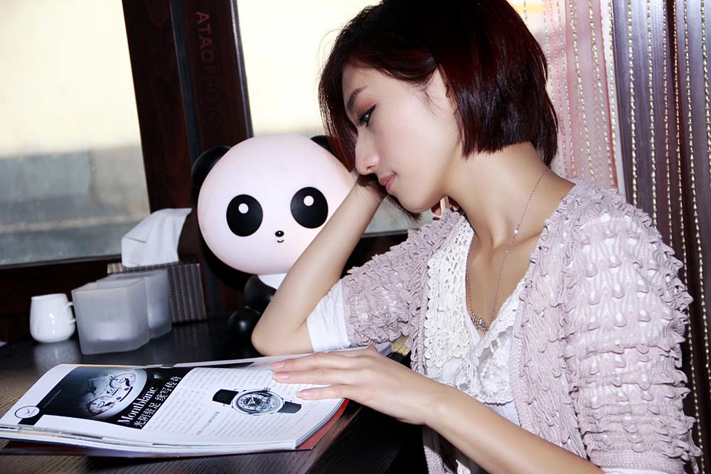 李雪琴|北大“最土”女生爆红,揭开生活真相:有多少成年人,在假装快乐