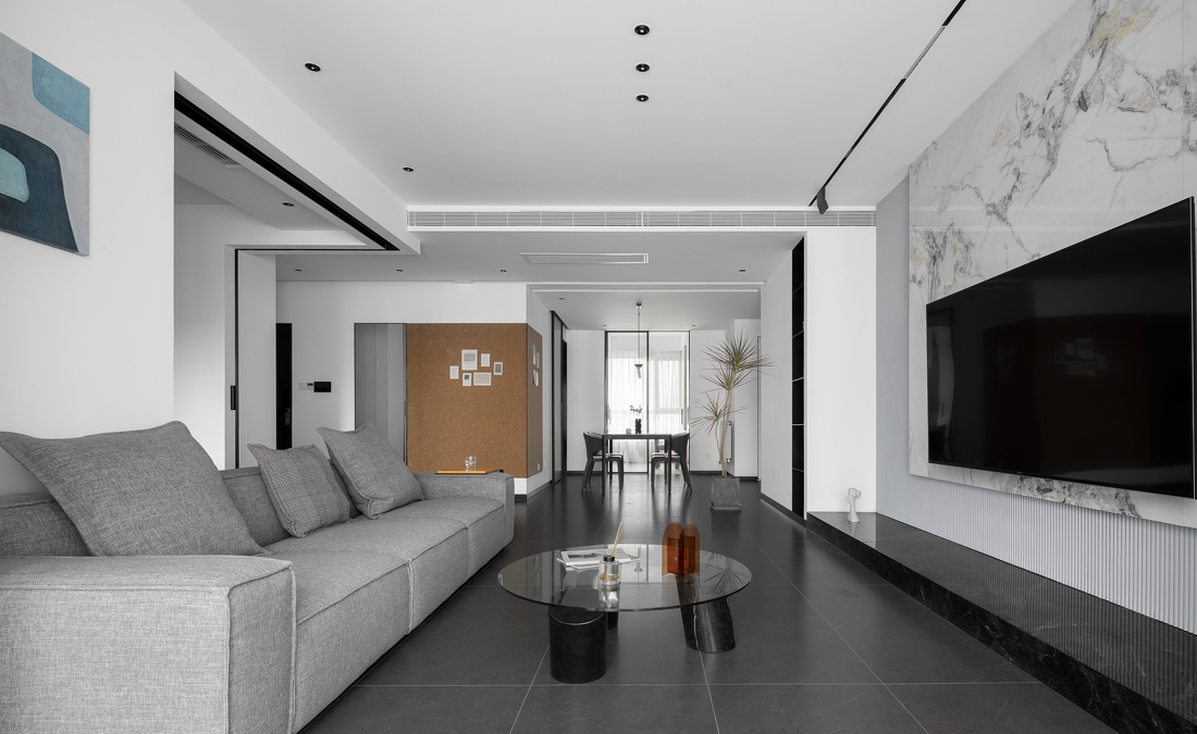 150㎡极简风，书房黑框玻璃门设于客厅，舒适敞亮且质感高级！