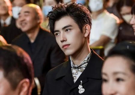 林青霞|2022年这几位小明星,谁能成为新一代顶流?