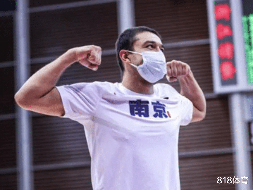 奇葩! 西热力江与江苏总经理餐厅打架, 手指+飞踹对方停赛5场+罚款5万
