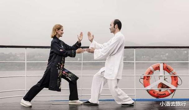 游轮|长江上最贵的三峡游轮是哪一艘,每人的船票价格需要多少钱?