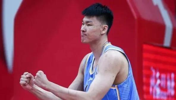 吉林男篮|首钢恐巨变，姜伟泽被抢，山东大清洗，王晗透绝招，深圳露狰狞