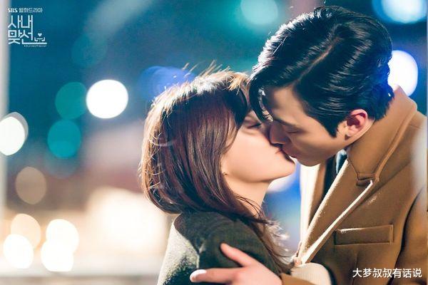 社内相亲|5分前误会、5分后和好秒接吻！《社内相亲》老哏迸出总裁剧黑马