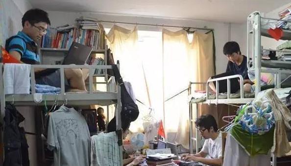 “这是要把同学送走”?某校大学宿舍装修走红,睡个觉背后凉飕飕的
