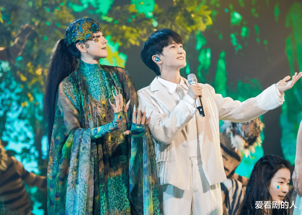 周深|你好,星期六:周深杨丽萍《和光同春》魅力无穷,刘耀文歌声温柔