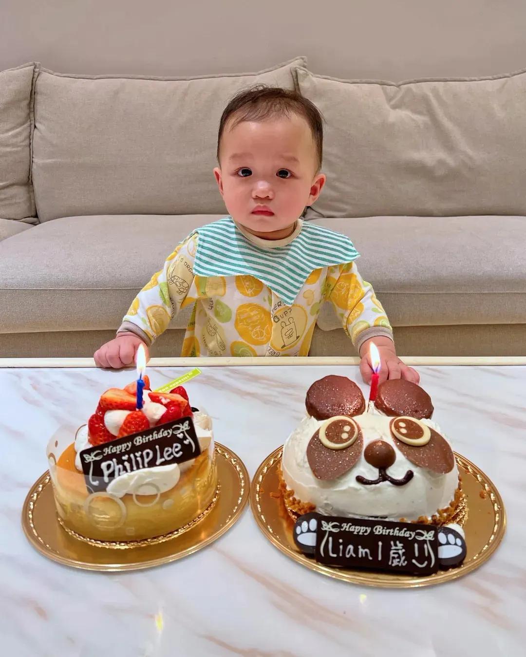 胡杏儿|胡杏儿老公晒照为小儿子庆生，1岁奕宏模样呆萌可爱，很像俩哥哥