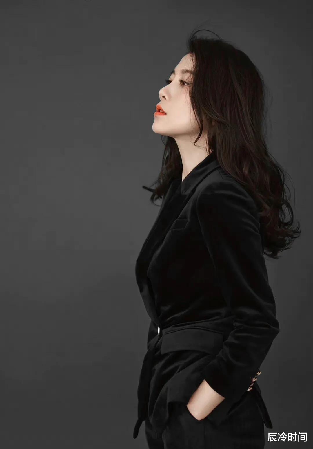 温峥嵘|温峥嵘：长相漂亮戏也好，和丈夫相爱25年，何政军不是我丈夫