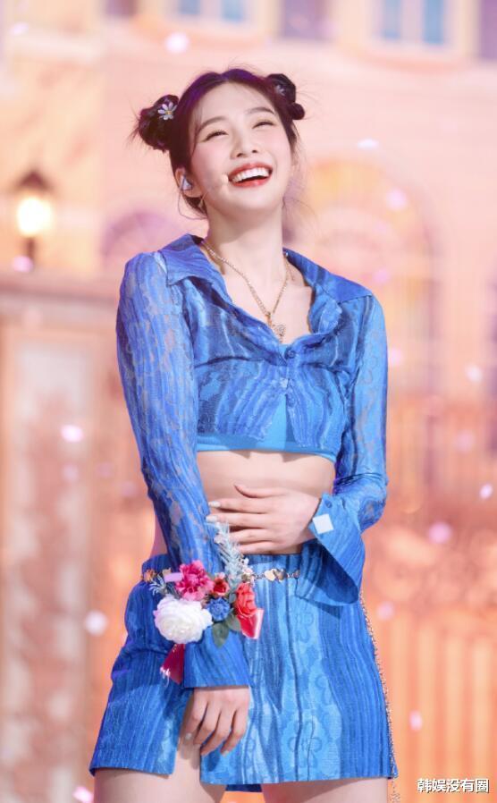 Red Velvet|Redvelvet成功回归，却因为“舞台服装”遭到了指责