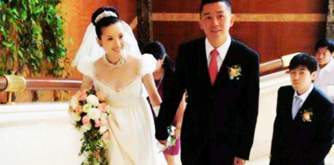 董洁|婚内出轨却倒打一耙，“激吻门”10年后，王大治董洁有了新的故事