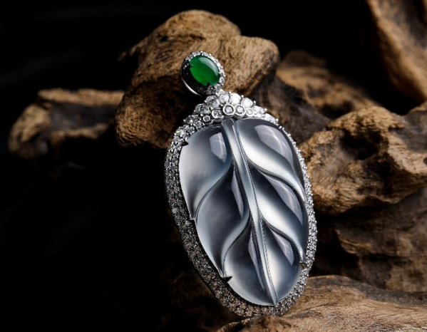 翡翠|这块翡翠长得像腹肌，你猜是什么？