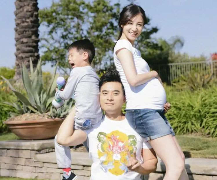 陈龙|演员陈龙分享隔离日常，胡子花白状态憔悴，头发凌乱酷似流浪汉