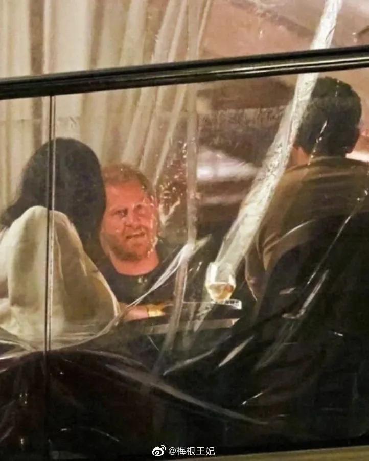 老男人|梅根哈里双双发福!深夜聚会梅根打扮隆重,哈里吃胖变油腻老男人