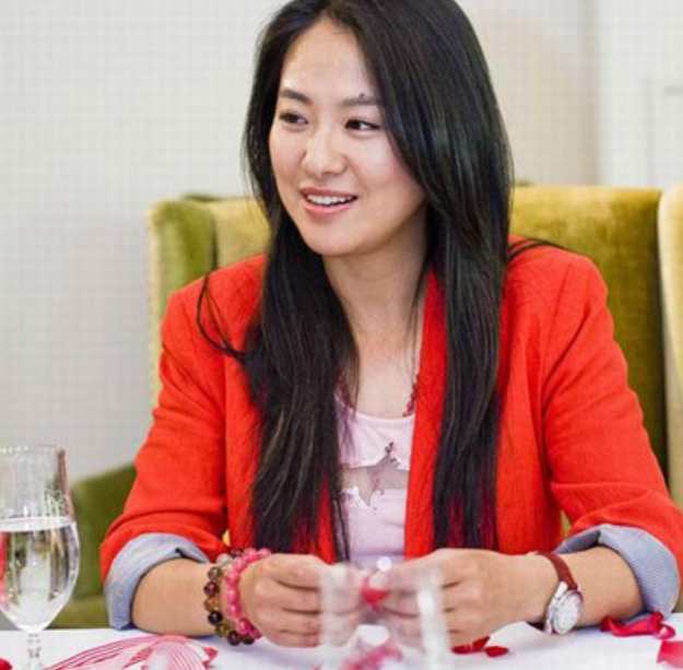 赵明明|“不会抛媚眼”别硬演,5位女星告诉你,媚眼是骨子里自带的