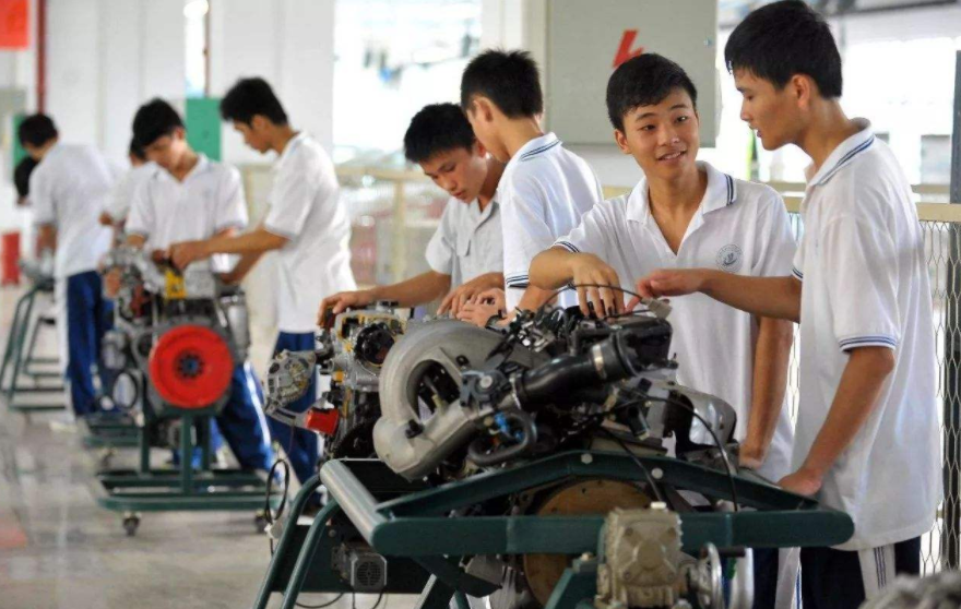 宕昌|有关部门发布通知,职校生实习有了新保障,家长的顾虑又少了一重