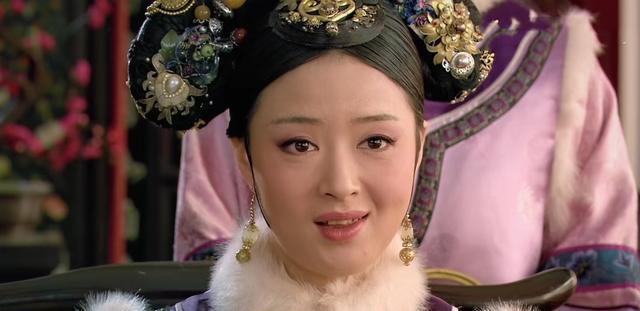 华妃|华妃怼皇后,别人都不说话,为什么甄嬛总是高调地站出来帮皇后?