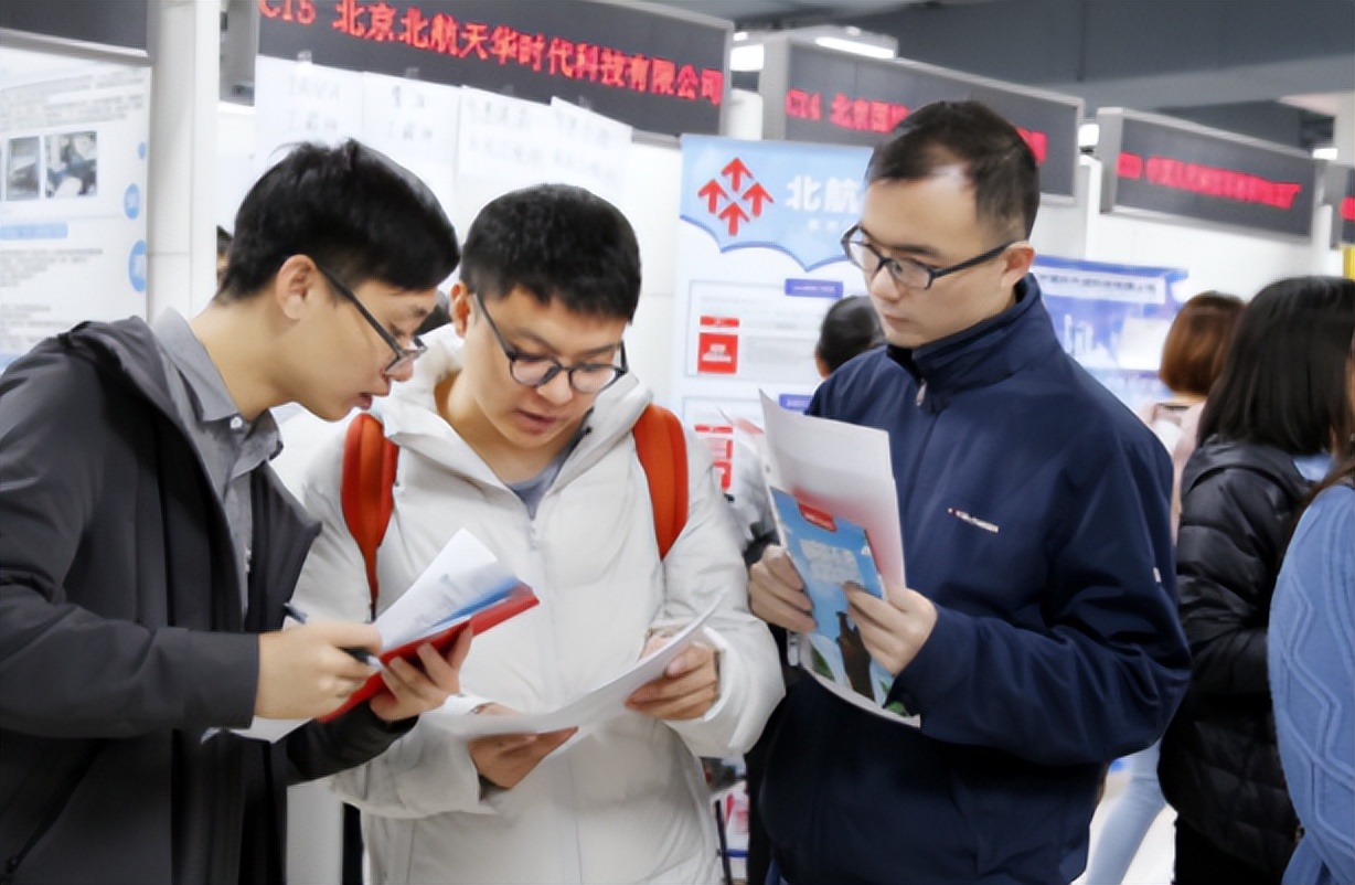 学霸|学霸受“穷人思维”影响，底层家长感到自责：好不容易培养出来的