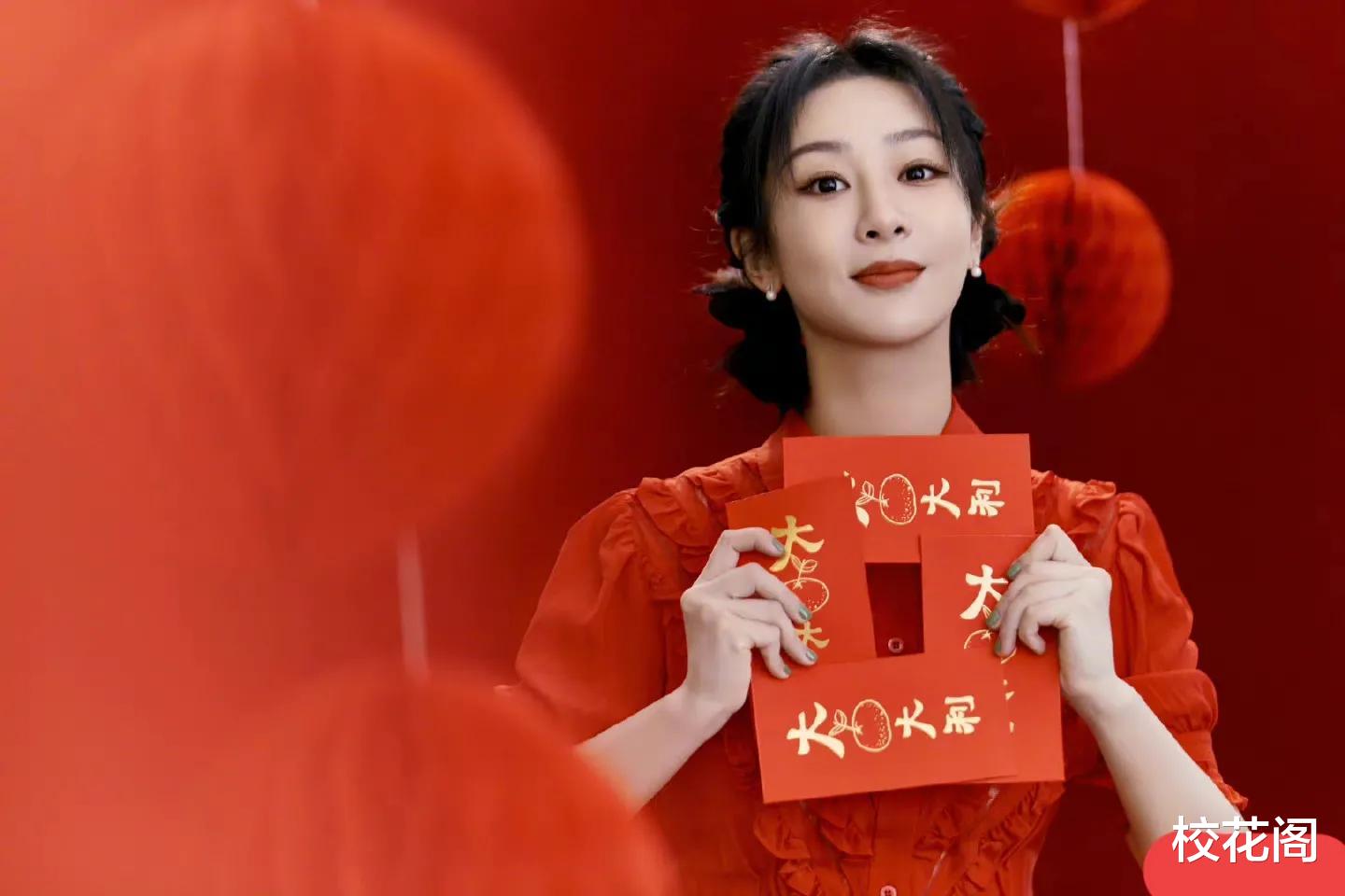 央视春晚|央视春晚贡献了八张神图,需要加强表情管理的素人,比小品搞笑?