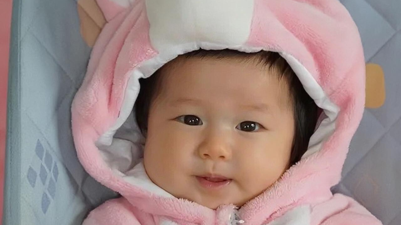 钟嘉欣|TVB前知名女星首晒三胎正面照！眼睛大像洋娃娃，正式宣布封肚