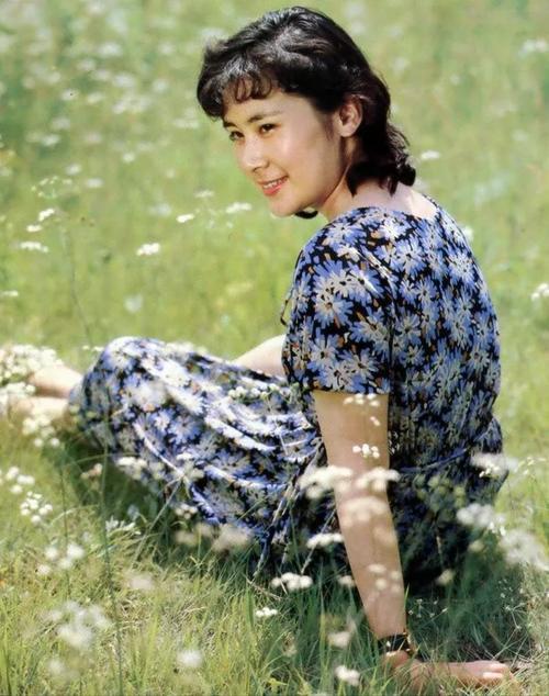 肖雄|“正军级”肖雄，为了事业被丈夫抛弃，今61岁无儿无女仍单身