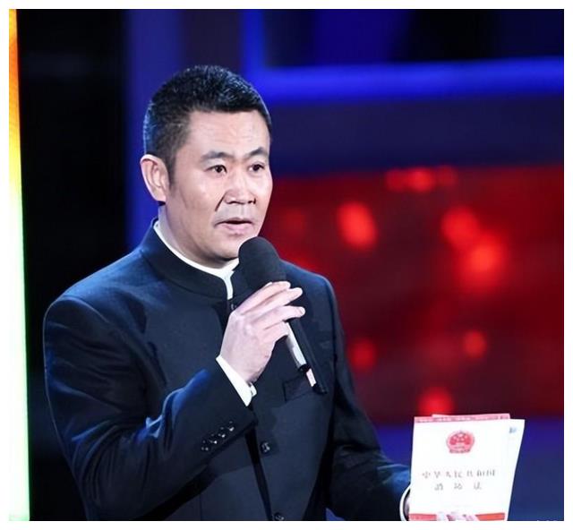 赵赫|主持人赵赫:默默抗癌多年依旧坚持工作,60岁退休却离开了人世