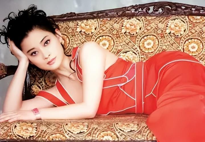 杨蓉 圈内最会保养的10位女星，个个皮肤水嫩，婀娜多姿，越老越有韵味