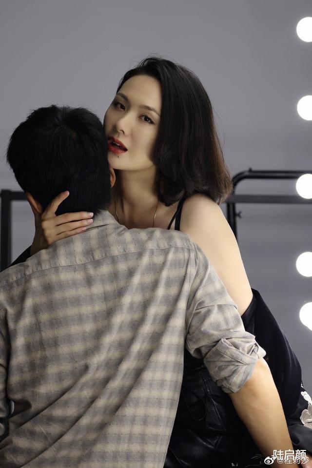 韦小宝|程莉莎45岁的脸和身材，都让25岁的我酸了