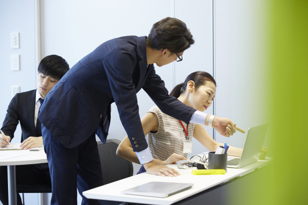 招聘|领导经常用这两个方法来对付下属，不听话就会被打压