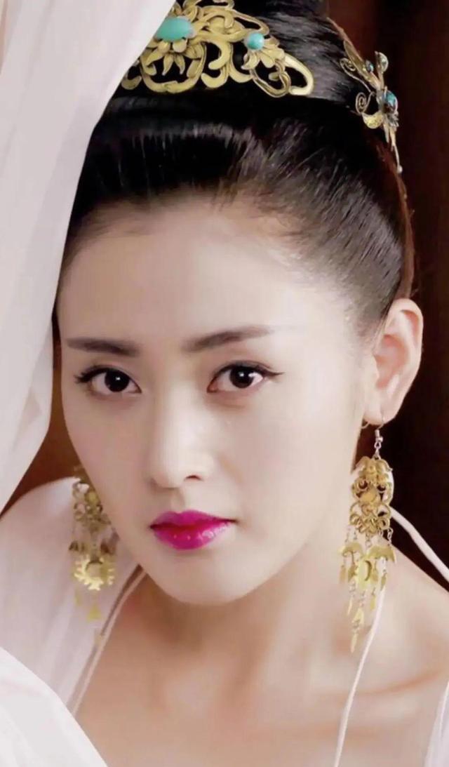 Angelababy|11位女星身材，杨颖苗条，鞠婧祎娇小