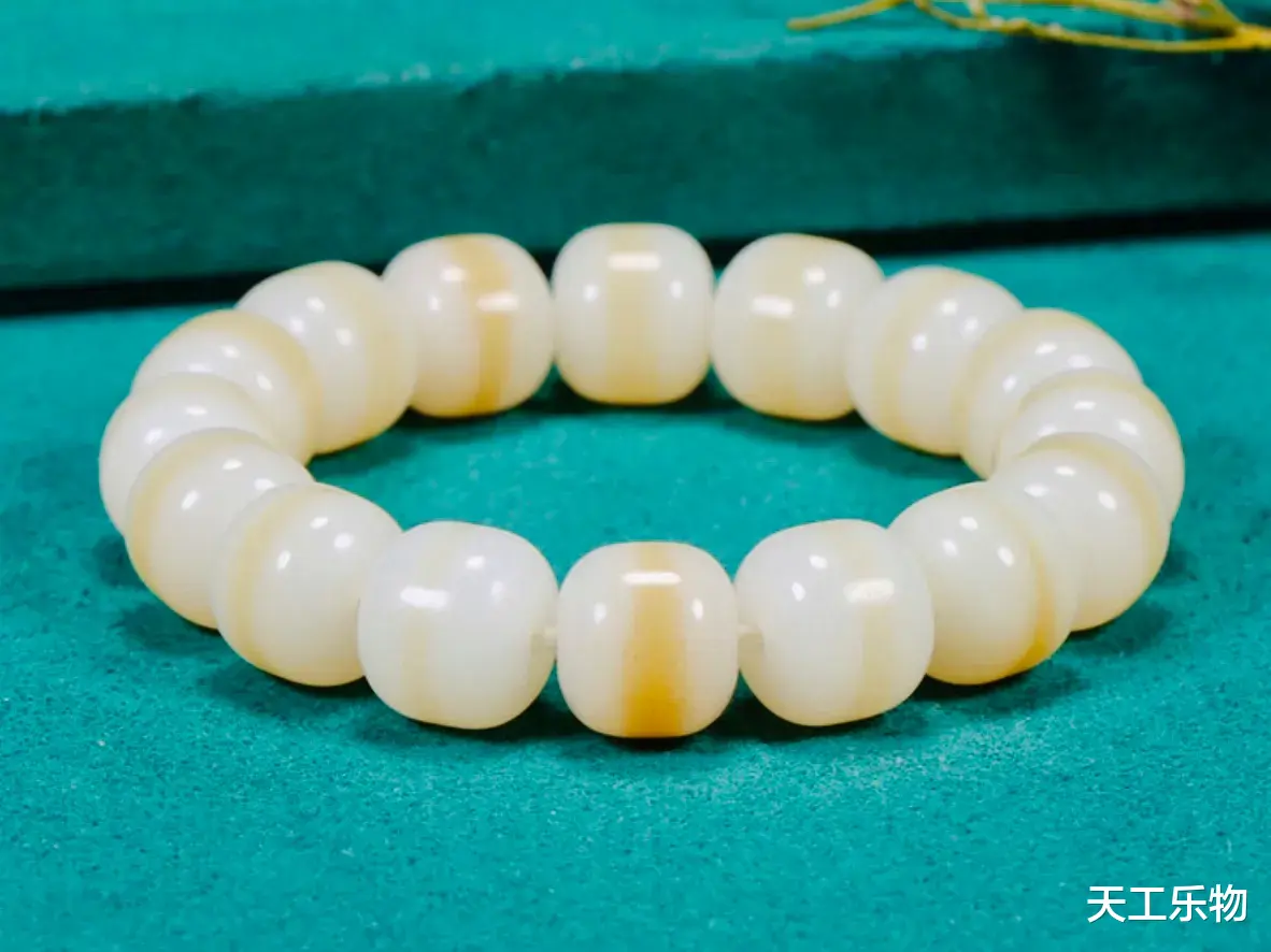 |车珠子有瘾？高端大气和田玉手串！让您一次看过瘾！