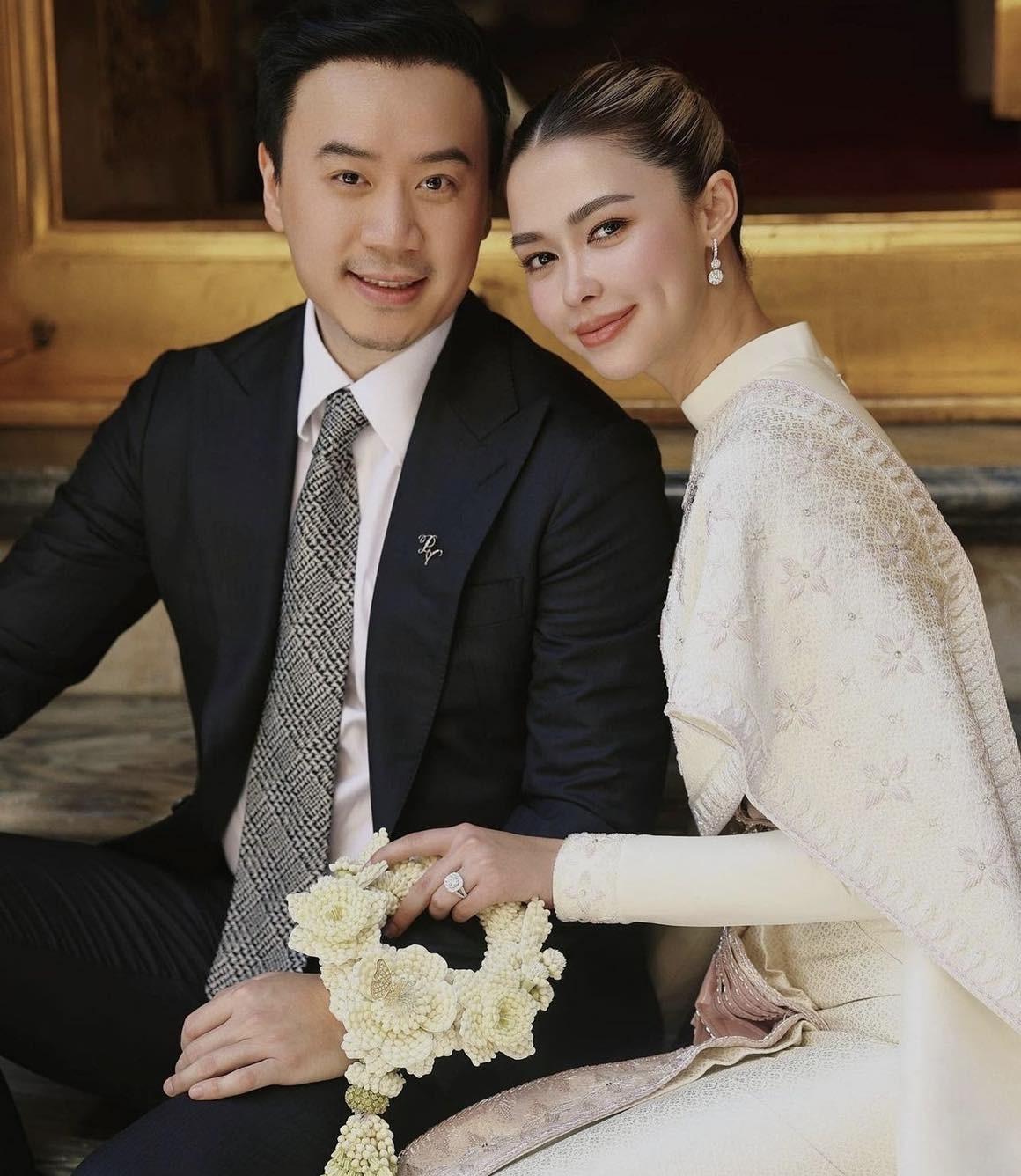 |婚期将近！泰国女星Pat同富商男友觐见僧王