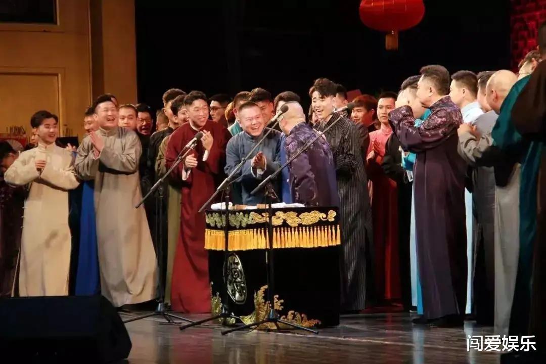 郭德纲|郭德纲逗哏弟子实力排行榜，岳云鹏屈居第二，第一毫无争议！